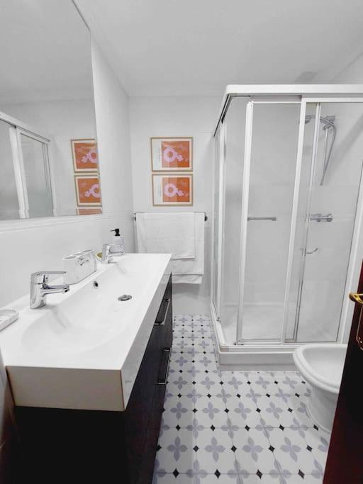 Torre Del Mar Deluxe Close To Beach & Parking Sinese Design Homes Bagian luar foto